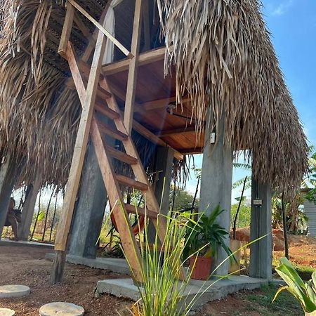 Sasy Tipis Hotel Santa Catalina Exterior foto